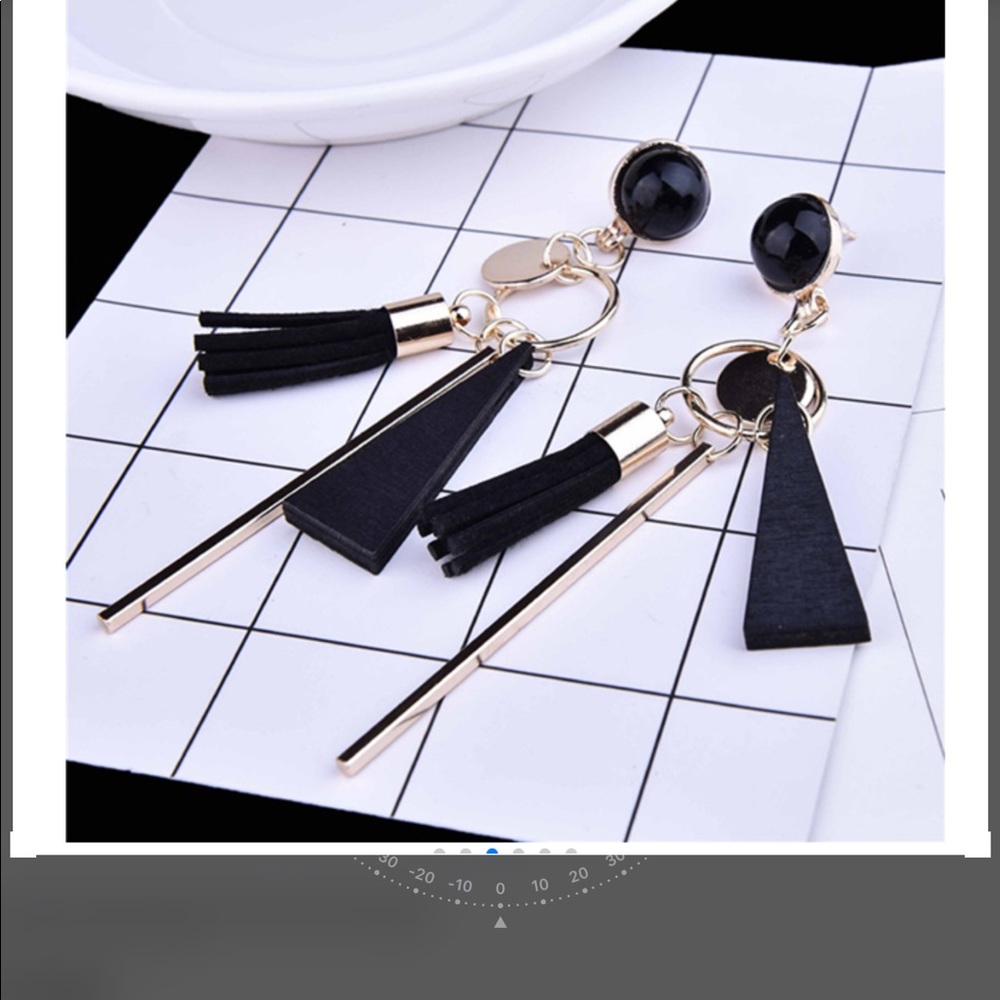 Fringe tassel statement earrings - Picture 2 of 5